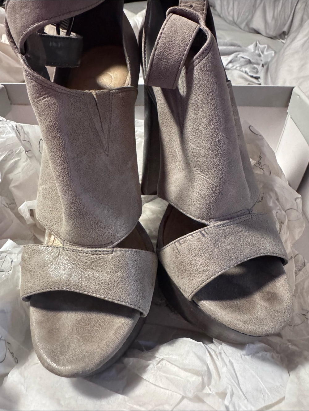 Jessica Simpson Kylie Women’s Open-Toe Suede Wedge Sandals in Elk (grey/taupe-y)
